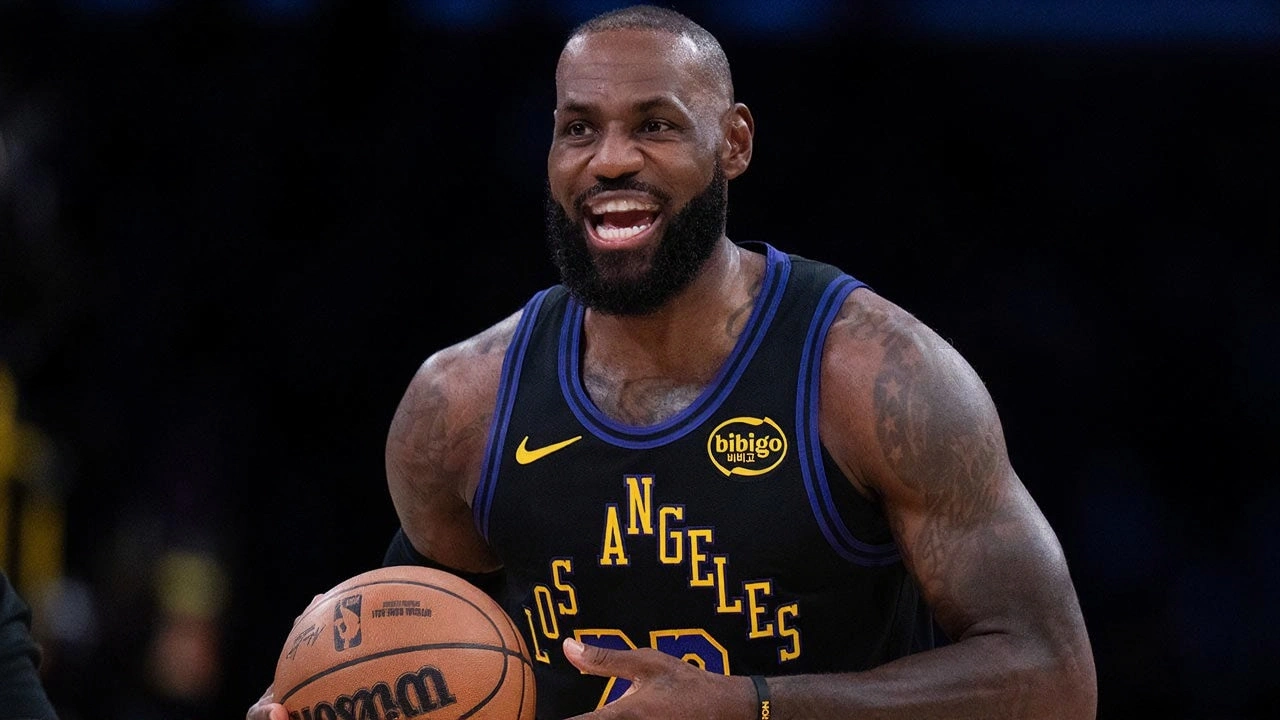 LeBron James starts historic 23rd season as Lakers crush Jazz 140-126